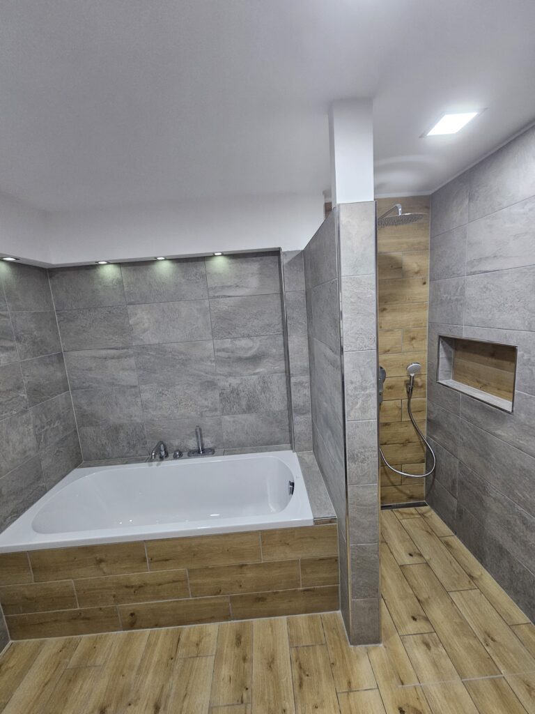 Badezimmer Komplettsanierung inkl. Dusche und Bad Raumform