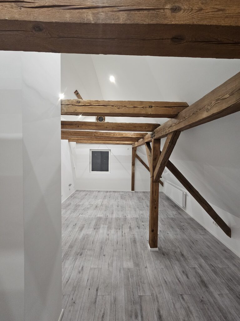 Dachgeschossausbau nachher inkl. Balken Regensburg