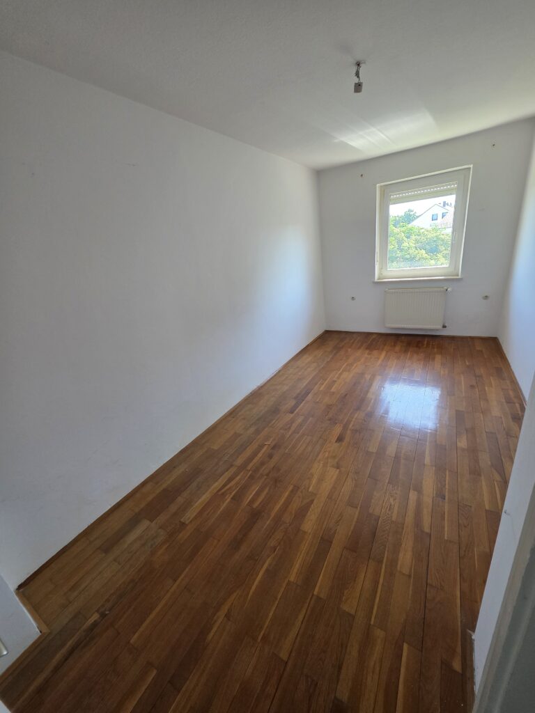 Wohnungsrenovierung Regensburg – Trockenbau Malerarbeiten
